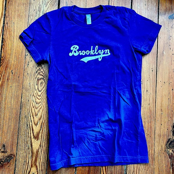 AMERICAN APPAREL Brooklyn Tee - Size Small - Picture 2 of 6